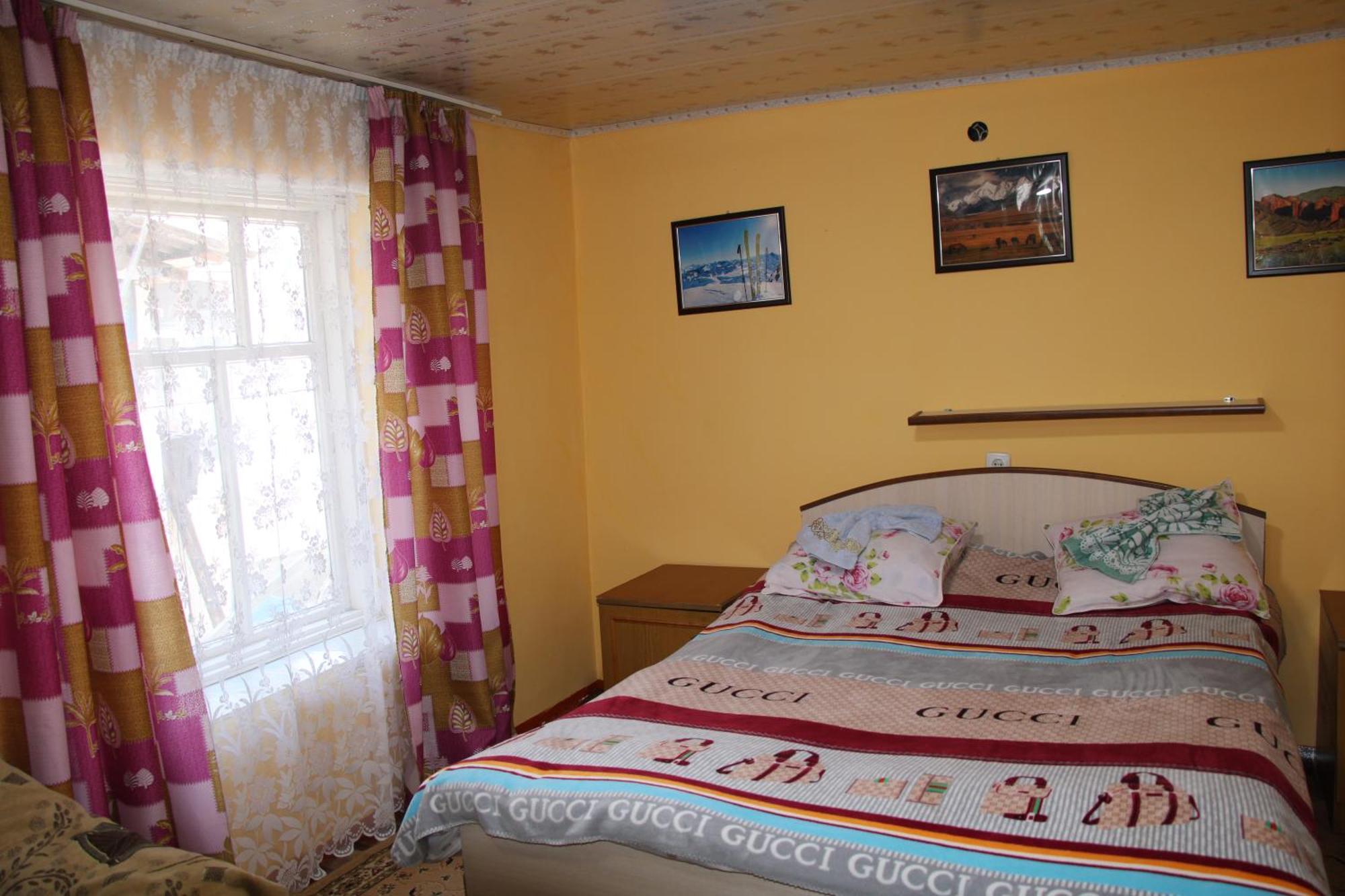 Guest House On Derbisheva Karakol Luaran gambar