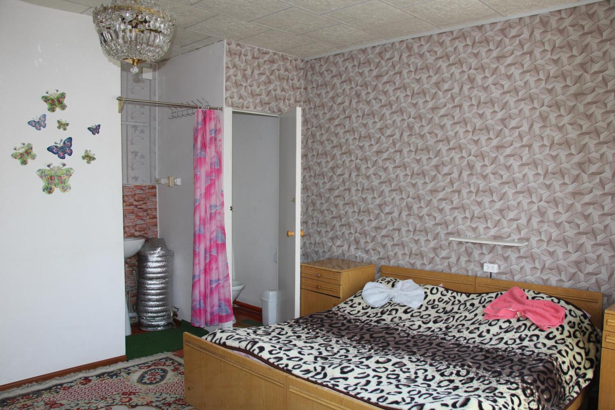 Guest House On Derbisheva Karakol Luaran gambar