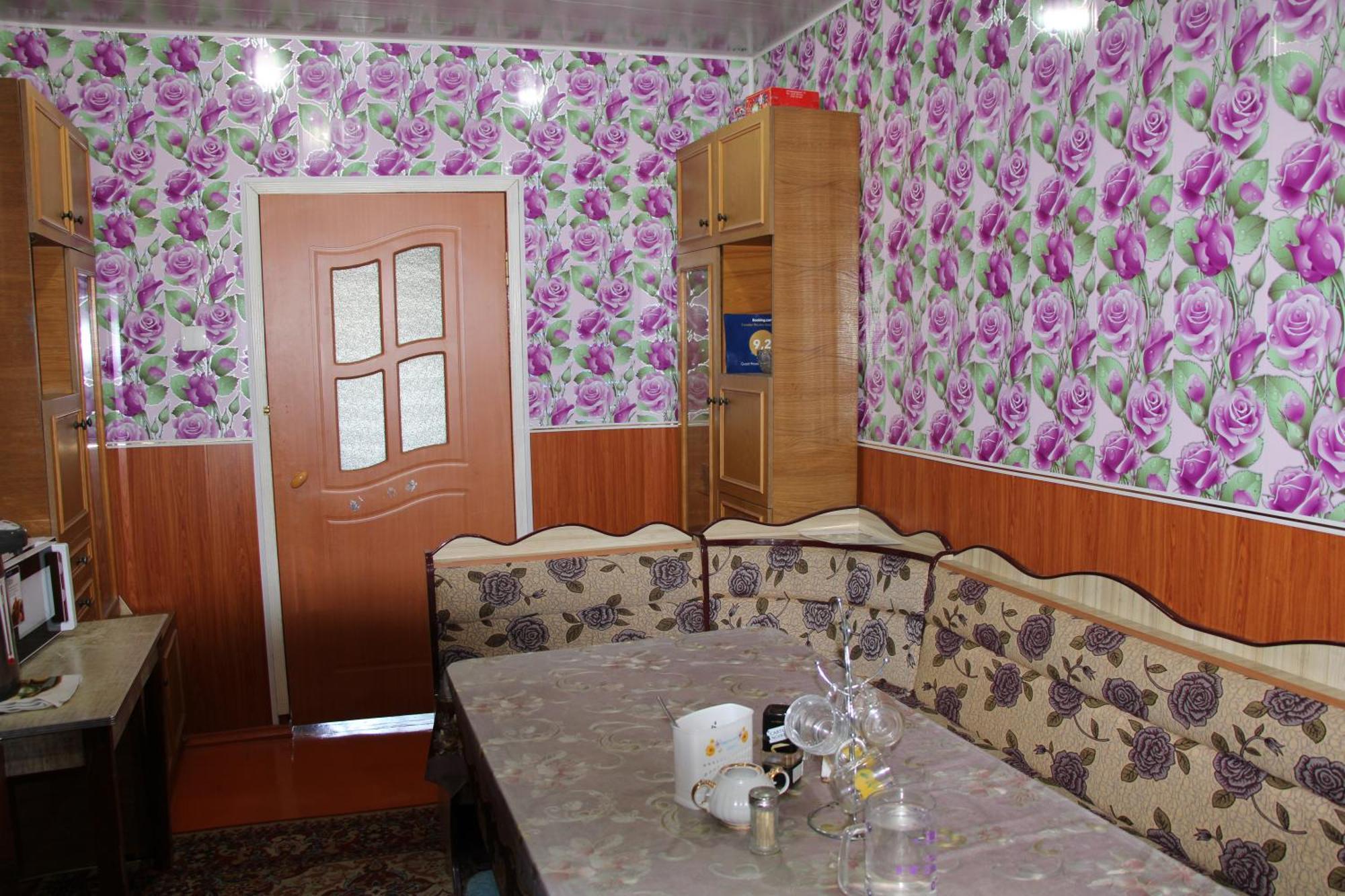 Guest House On Derbisheva Karakol Luaran gambar
